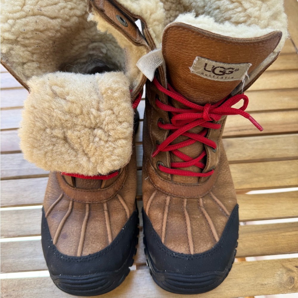 UGG Women's UGG Adirondack II Waterproof Insulated Winter Boots size EU 39 US 8 - Picture 2 of 11